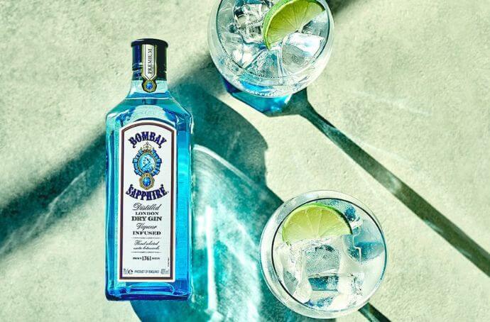 BOMBAY SAPPHIRE LONDON DRY GIN butelka z drinkami